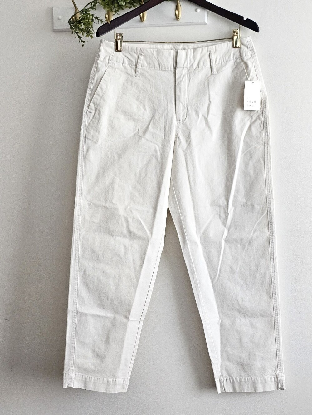 A New Day High Rise Straight Hip & Thigh Pants Cream Size 10R NWT Stretch